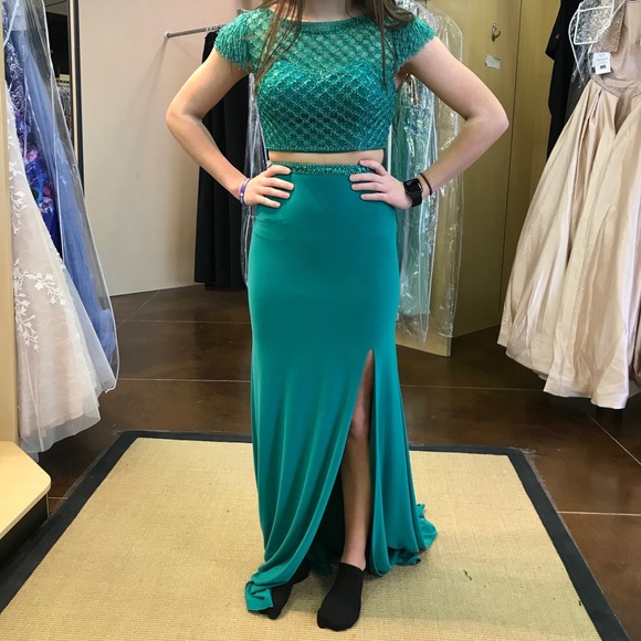 One Of A Kind Sherri Hill Prom Dress - Picture 3 of 4